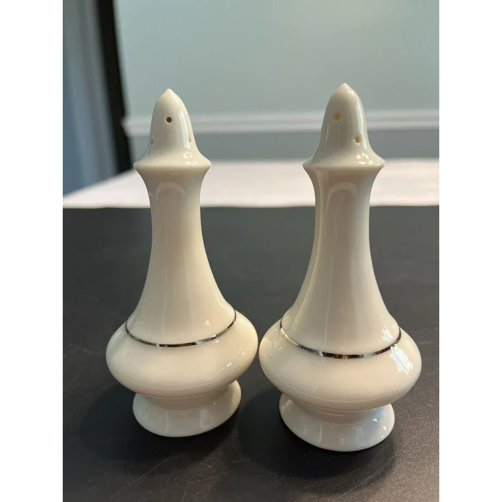 Lenox USA Regency Salt and Pepper Shakers Set Ivory with 24k Gold Trim Vintage
